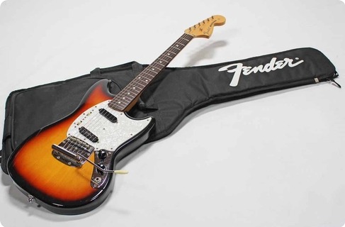 Fender Ri `69 Mustang 2002 Three Tone Sunburst
