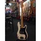 Fender Precision Bass 1978 Olympic White Refin