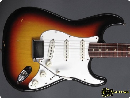 Fender Stratocaster 1968 3 Tone Sunburst