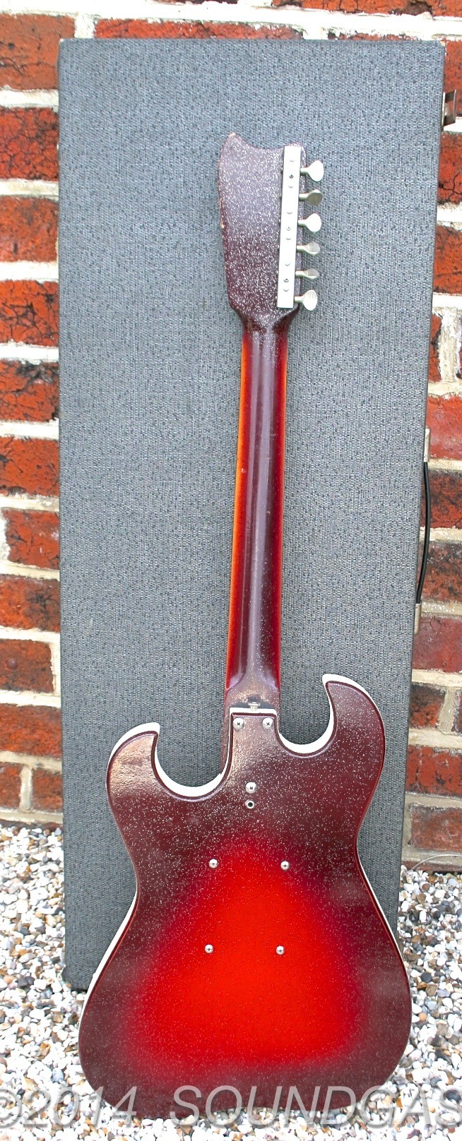 Silvertone/Danelectro 1457 Amp In Case Guitar Twin Lipstick Pickups