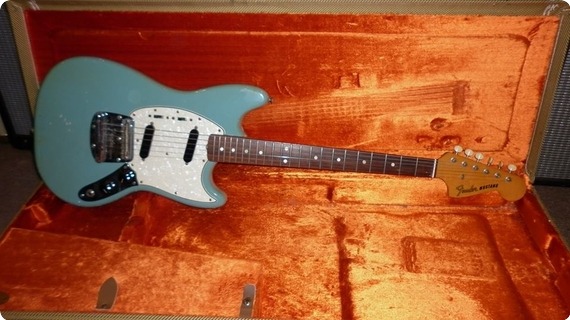 Fender Mustang 1965 Daphne Blue