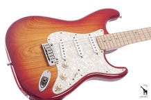Fender American Deluxe Ash Stratocaster 2007 Aged Cherry Sunburst