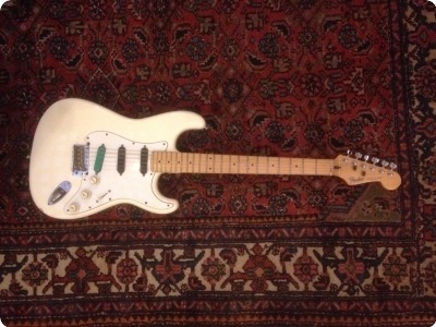 Fender Stratocaster 1985 Olympic White