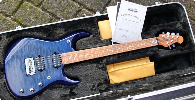 ギター MusicMan JP15 Blue Berry Burst 85/300 Ernie Ball Music Man JP15 Quilt Maple Top, Signed by John