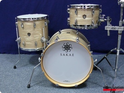 Sakae Trilogy Shellset  2016 Vintage Club Oyster