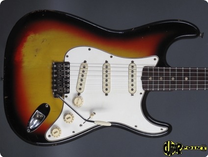 Fender Stratocaster 1966 3 Tone Sunburst 