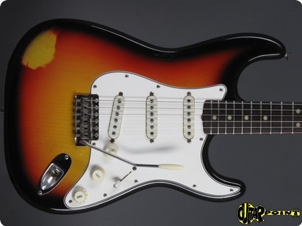 Fender Stratocaster 1965 3 Tone Sunburst