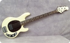 Musicman Stingray 2005 Buttercream