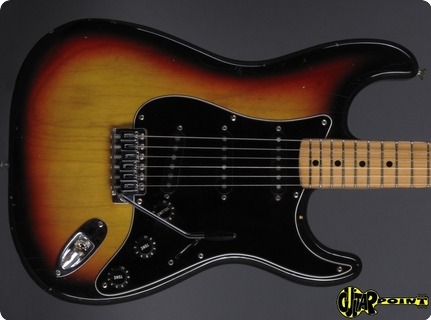 Fender Stratocaster 1977 3 Tone Sunburst