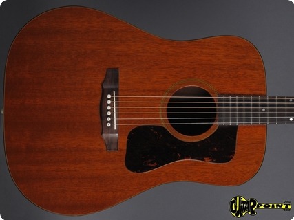 Guild D 25  1972 Natural   Mahagoni