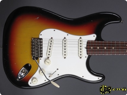 Fender Stratocaster 1966 3 Tone Sunburst