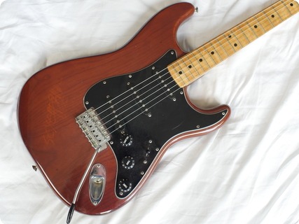 Fender Stratocaster 1977 Walnut