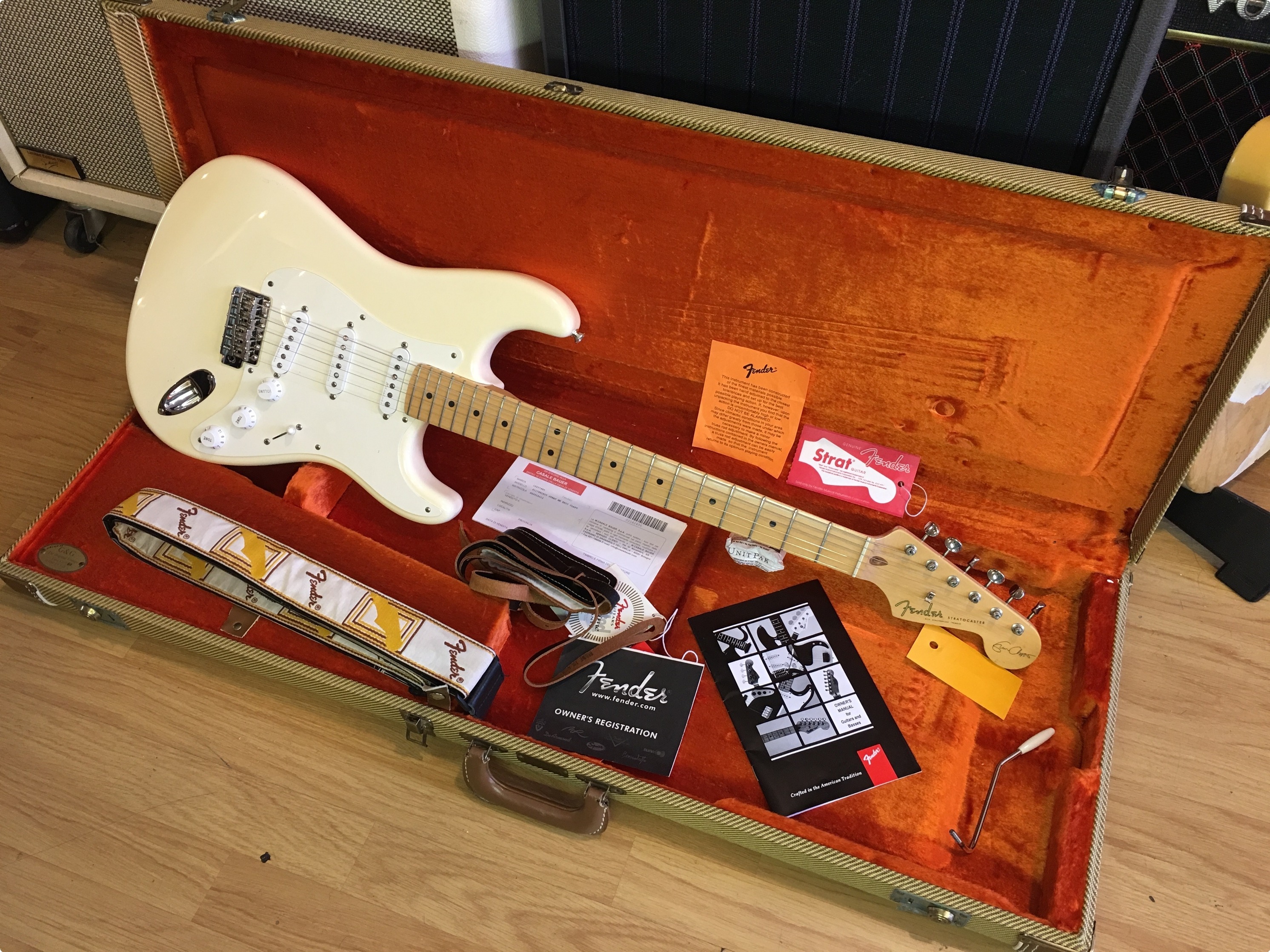 Fender Stratocaster Eric Clapton Signature 2002 White Guitar For Sale Epica Music Center