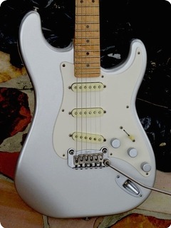 G & L Legacy 1995 Inca Silver