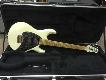 MUSIC MAN Silhouette Special 2000年製 MUSIC MAN Silhouette Special 2000年製 2000 Ernie Ball Music