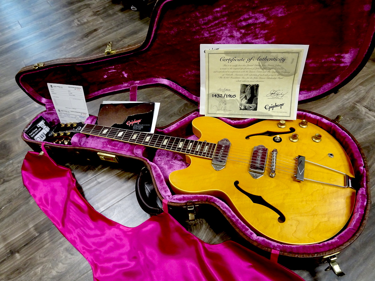 epiphone revolution casino world 1965