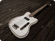 Vuorensaku Guitars T.Family Mama Bass Magnolia White