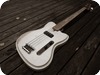 Vuorensaku Guitars T.Family Mama Bass-Magnolia White