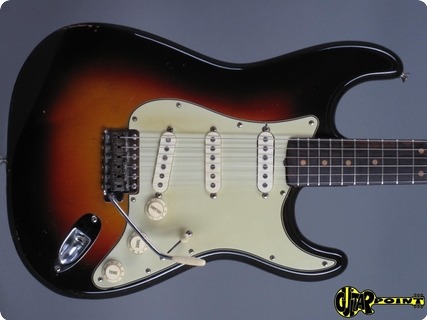 Fender Stratocaster 1961 3 Tone Sunburst