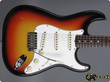 Fender Stratocaster 1966 3 Tone Sunburst