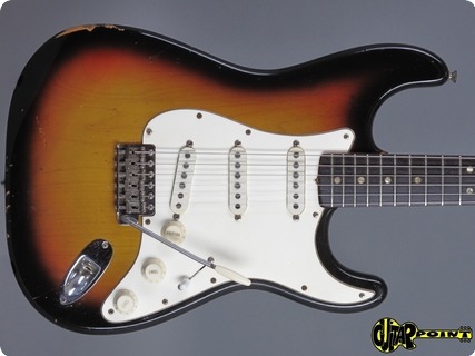 Fender Stratocaster 1968 3 Tone Sunburst