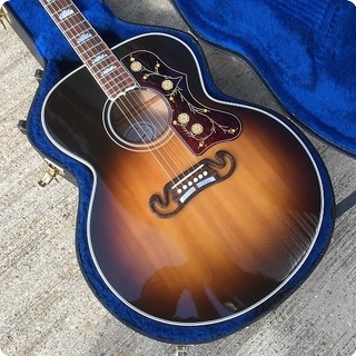 Gibson J200 2010 Sunburst