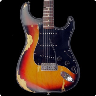 Fender Stratocaster 1977 Three Tone Sunburst