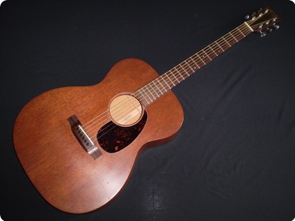 C. F. Martin & Co 00015m 2009 Mahogany