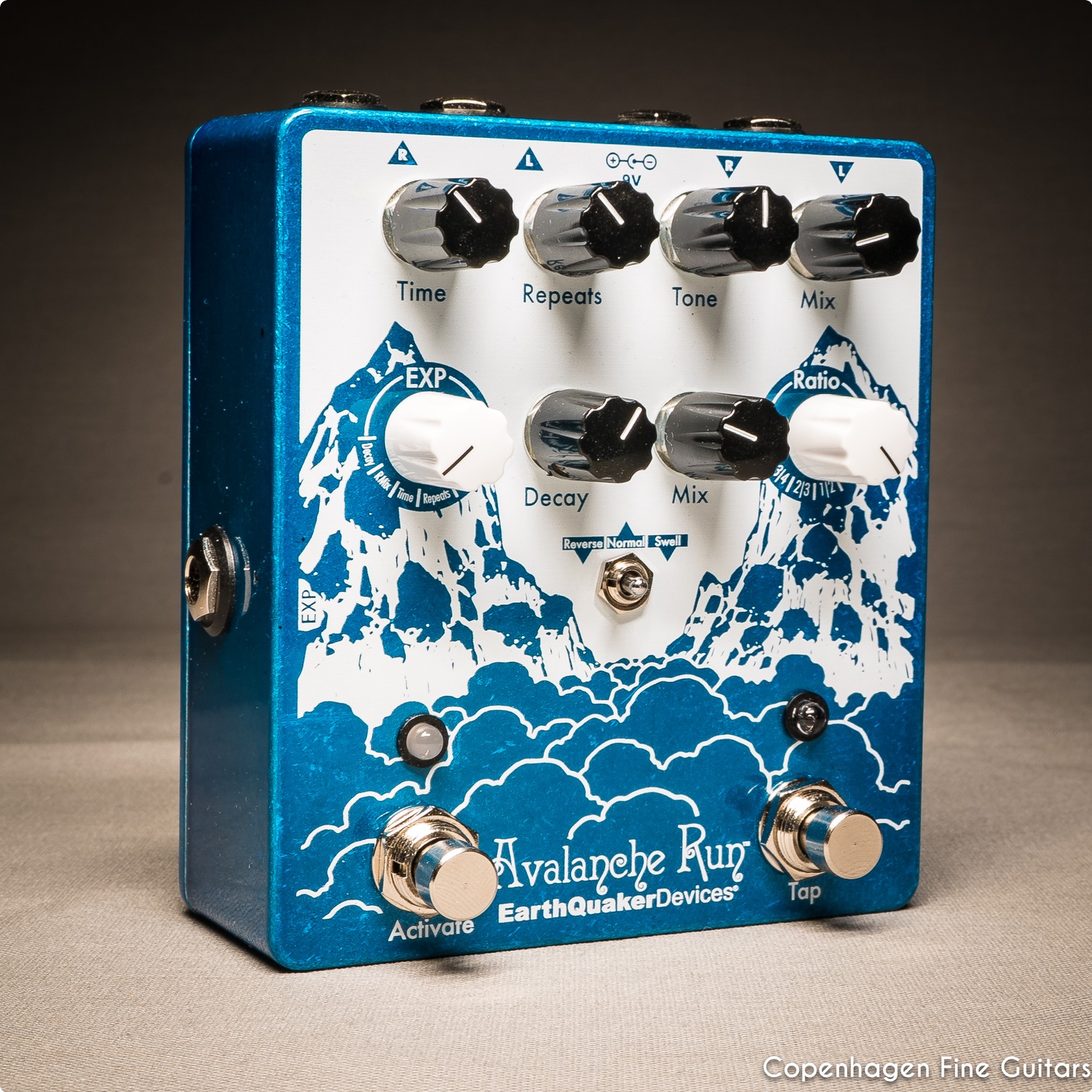 Earthquaker Devices Avalanche Run V2 Delay & Reverb Effect For Sale