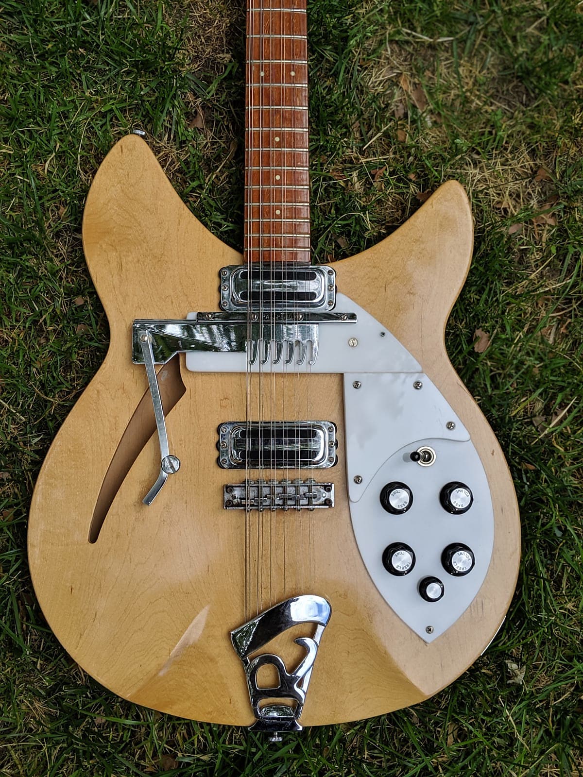 Rickenbacker Guitars 377 12 (330 Convertible) 1967 Mapleglo Guitar For