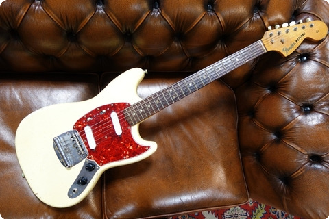 Fender Mustang 1966 Olympic White