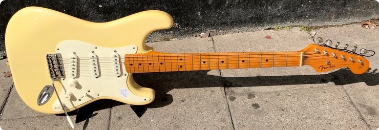 Fender Stratocaster / 57' Reissue 1983 Vintage White