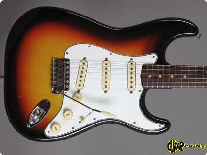 Fender Stratocaster 1965 3 Tone Sunburst