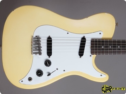Fender Bullet (made In Usa) 1981 Olympic White
