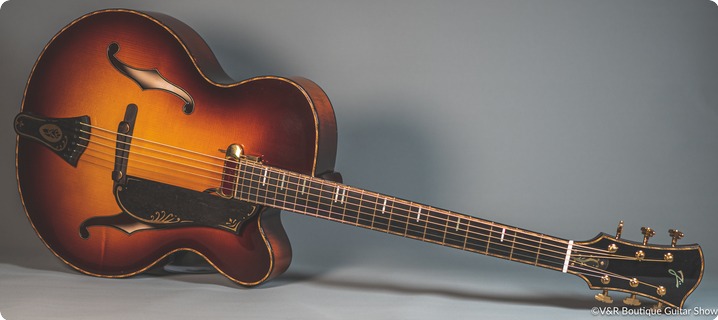 Jürss Guitars Baritone Archtop Sunburst