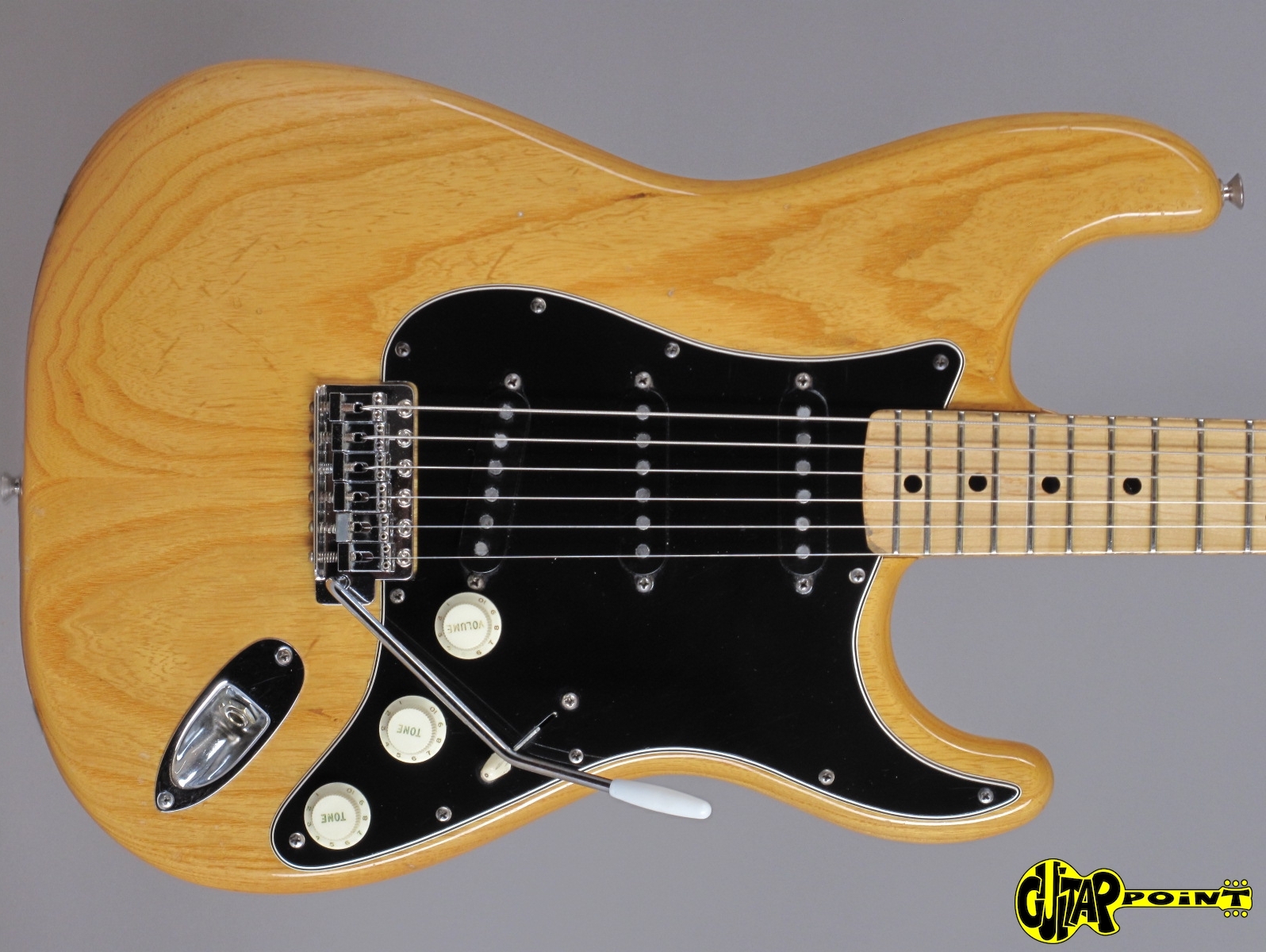 níquel Lograr dos semanas Fender Stratocaster 1976 Natural Guitar For Sale GuitarPoint