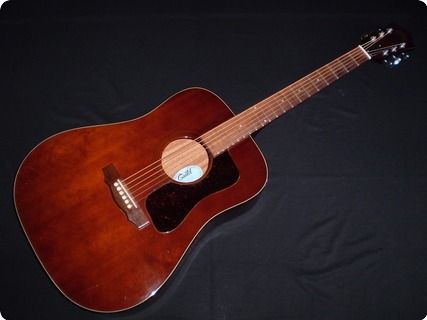 Guild D25 M 1979 Mahogany