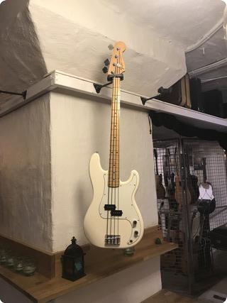 Fender Precision 1917 White