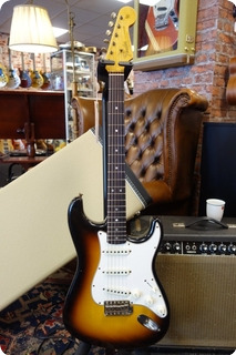 Fender Fender 1964 Stratocaster Journeyman Relic Rosewood Fingerboard 2020 Faded 3 Color Sunburst 2020 Faded 3 Color Sunburst