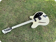 Rickenbacker 360 Tuxedo Model 1980 White