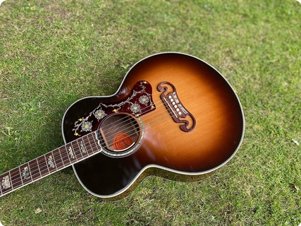 Gibson J200 Parlour Ltd Edition 2000 Sunburst