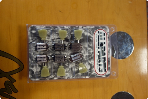 Allparts Allparts Grover Tk 7940 001 3x3 Vintage Style Key Set 2020