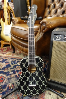 Fender Fender Billie Eilish Ukulele Walnut Fingerboard Black