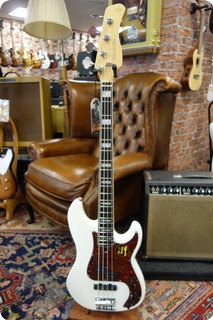 Sire Sire P7 Series Marcus Miller 2nd Gen Alder 4 String Antique White