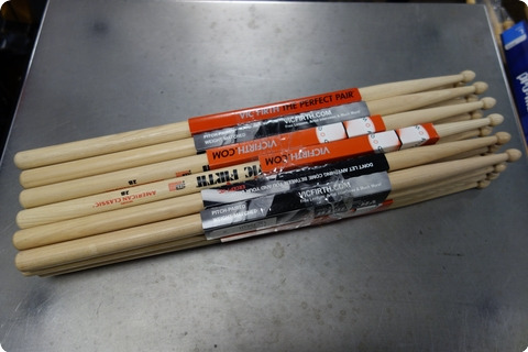 Vic Firth Vic Firth 2b American Hickory 12 Pair Discounted Wood Tip