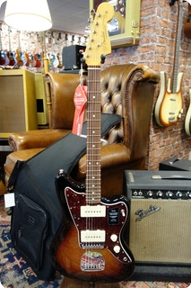 Fender Fender Vintera '60s Jazzmaster Modified Pau Ferro Fingerboard 3 Color Sunburst