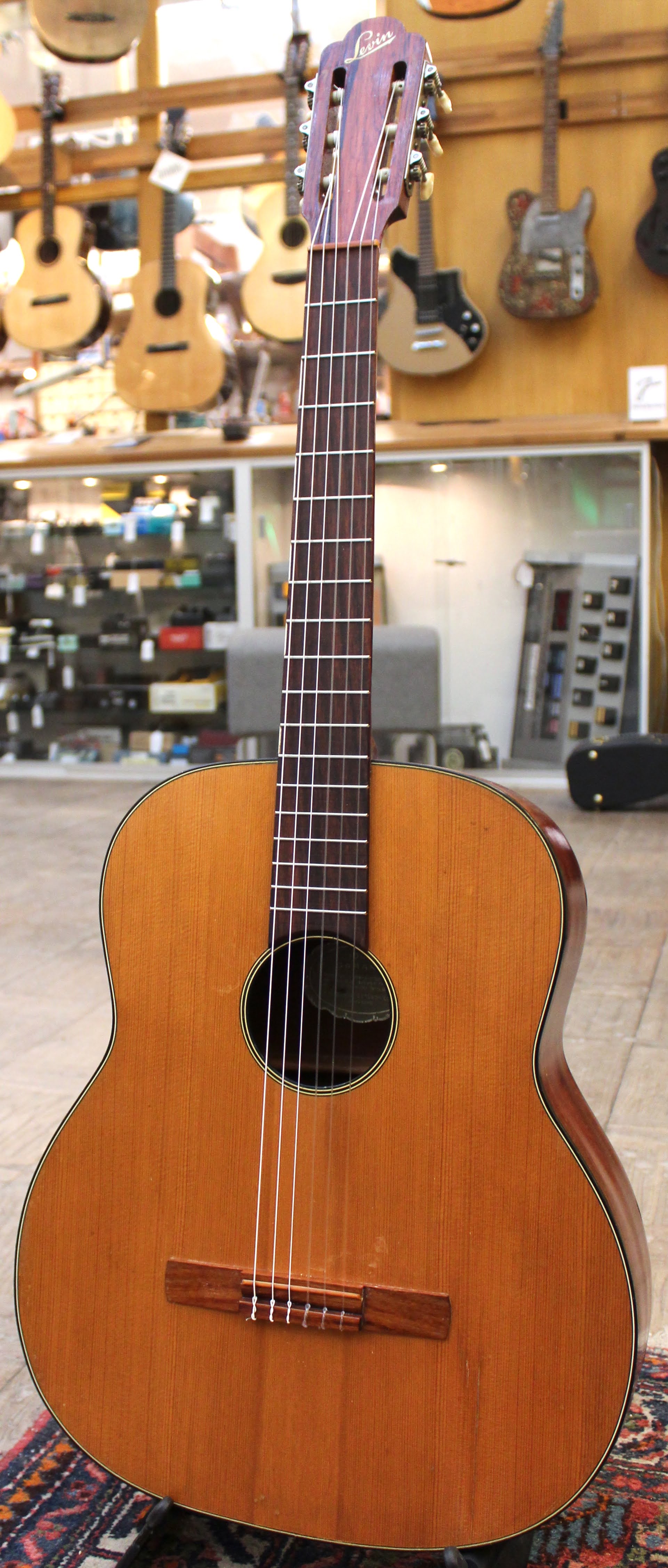 Levin 12 clearance string guitar