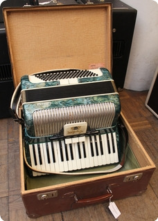 Hagstrom Carina Celluloid Piano Accordion