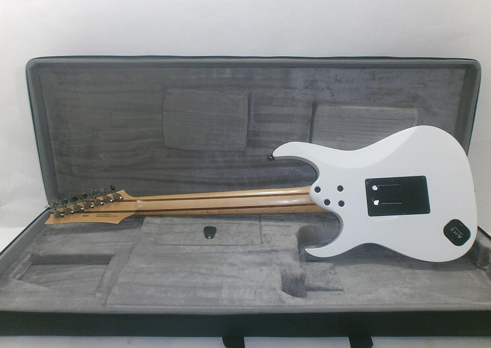 ibanez universe for sale