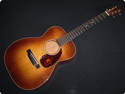 C. F. Martin & Co Custom Shop 00 18v 2012 Sunburst